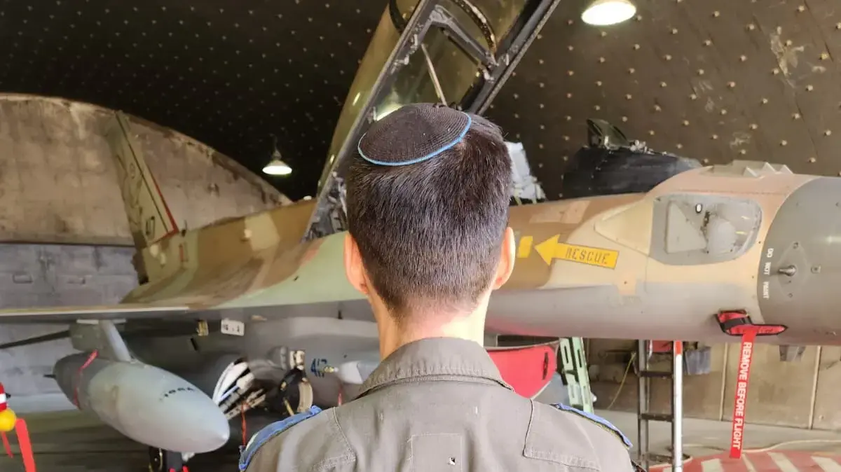 רס"ן במיל' נ'. טייס הקרב ומוביל רביעיית מטוסי אף 16 שתקף באיראן רס"ן במיל' נ'. טייס הקרב ומוביל רביעיית מטוסי אף 16 שתקף באיראן