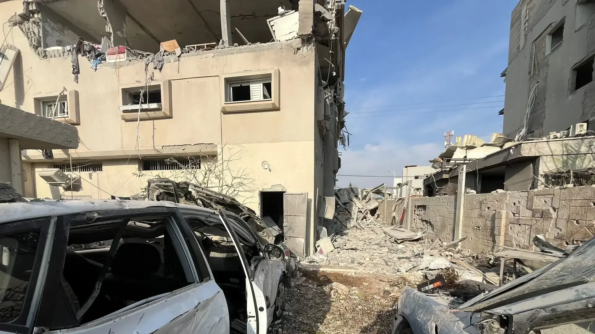 זירת הנפילה בטירה. 2 בנובמבר 2024 זירת הנפילה בטירה. 2 בנובמבר 2024