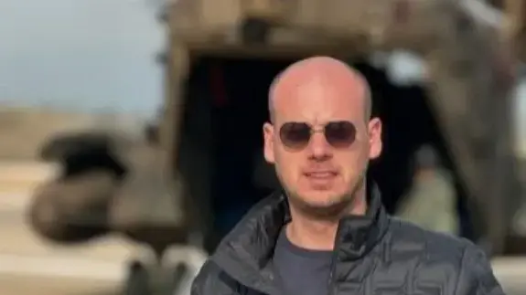 חשוד במעורבות בפרשה ביטחונית- מסמכים מסווגים חשוד במעורבות בפרשה ביטחונית- מסמכים מסווגים