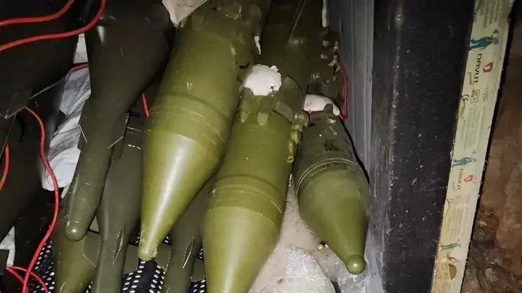משגרי תמ"ס, מטענים רבי עוצמה מוכנים להפעלה, טילים נגד טנקים, פצמ"רים, רובי קלאצ'ניקוב, טילי קרקע אוויר ומשגר במתחם של חיזבאללה, דרום לבנון משגרי תמ"ס, מטענים רבי עוצמה מוכנים להפעלה, טילים נגד טנקים, פצמ"רים, רובי קלאצ'ניקוב, טילי קרקע אוויר ומשגר במתחם של חיזבאללה, דרום לבנון
