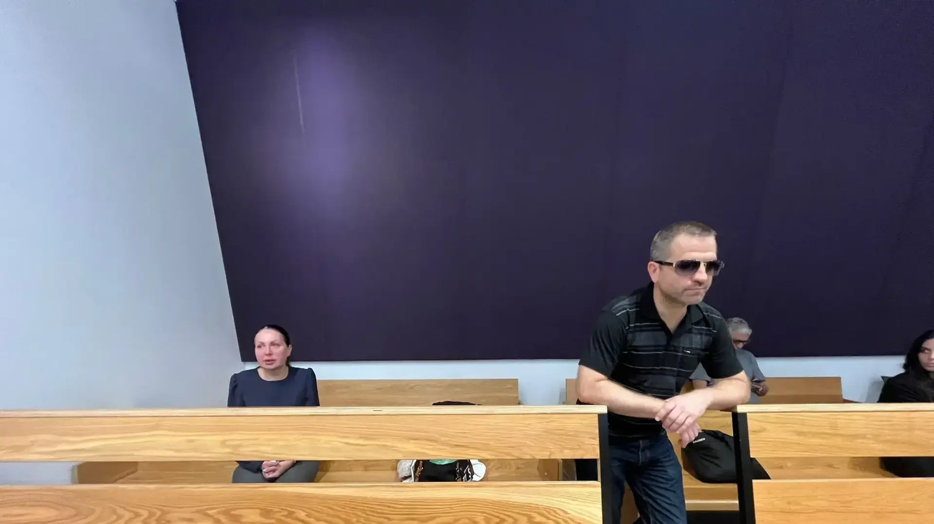 הוריה של אנה ברנשטיין הנאשמת בריגול בביהמ"ש, 5 בנובמבר 2024 הוריה של אנה ברנשטיין הנאשמת בריגול בביהמ"ש, 5 בנובמבר 2024