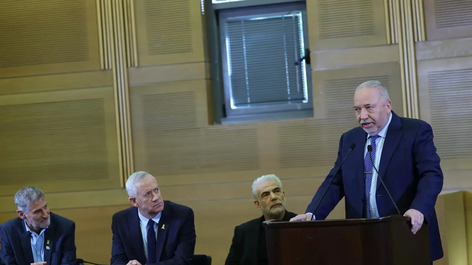 אביגדור ליברמן, יאיר גולן, בני גנץ,יאיר לפיד, הצהרת ראשי האופוזיציה הציונית לאחר פיטורי יואב גלנט, 6 בנובמבר 2024