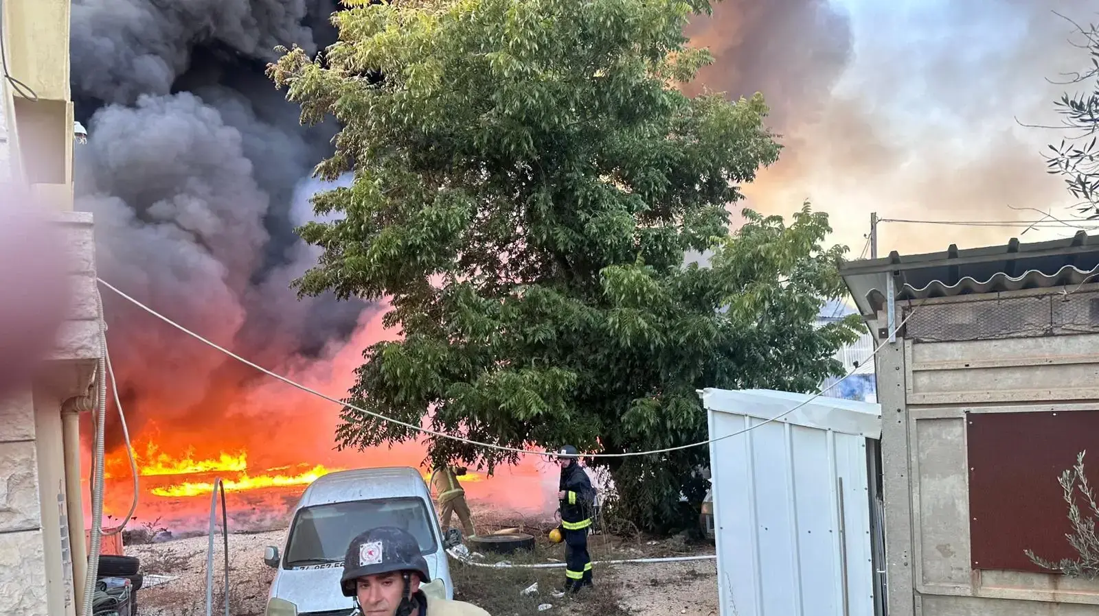 שריפות במושב אביבים עקב פגיעות ישירות, 6 בנובמבר 2024 שריפות במושב אביבים עקב פגיעות ישירות, 6 בנובמבר 2024