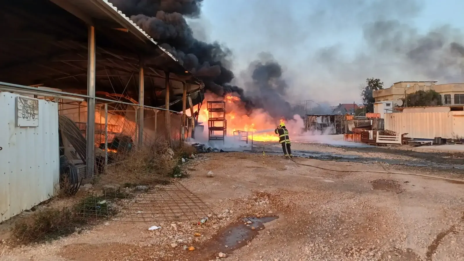 שריפות במושב אביבים עקב פגיעות ישירות, 6 בנובמבר 2024 שריפות במושב אביבים עקב פגיעות ישירות, 6 בנובמבר 2024
