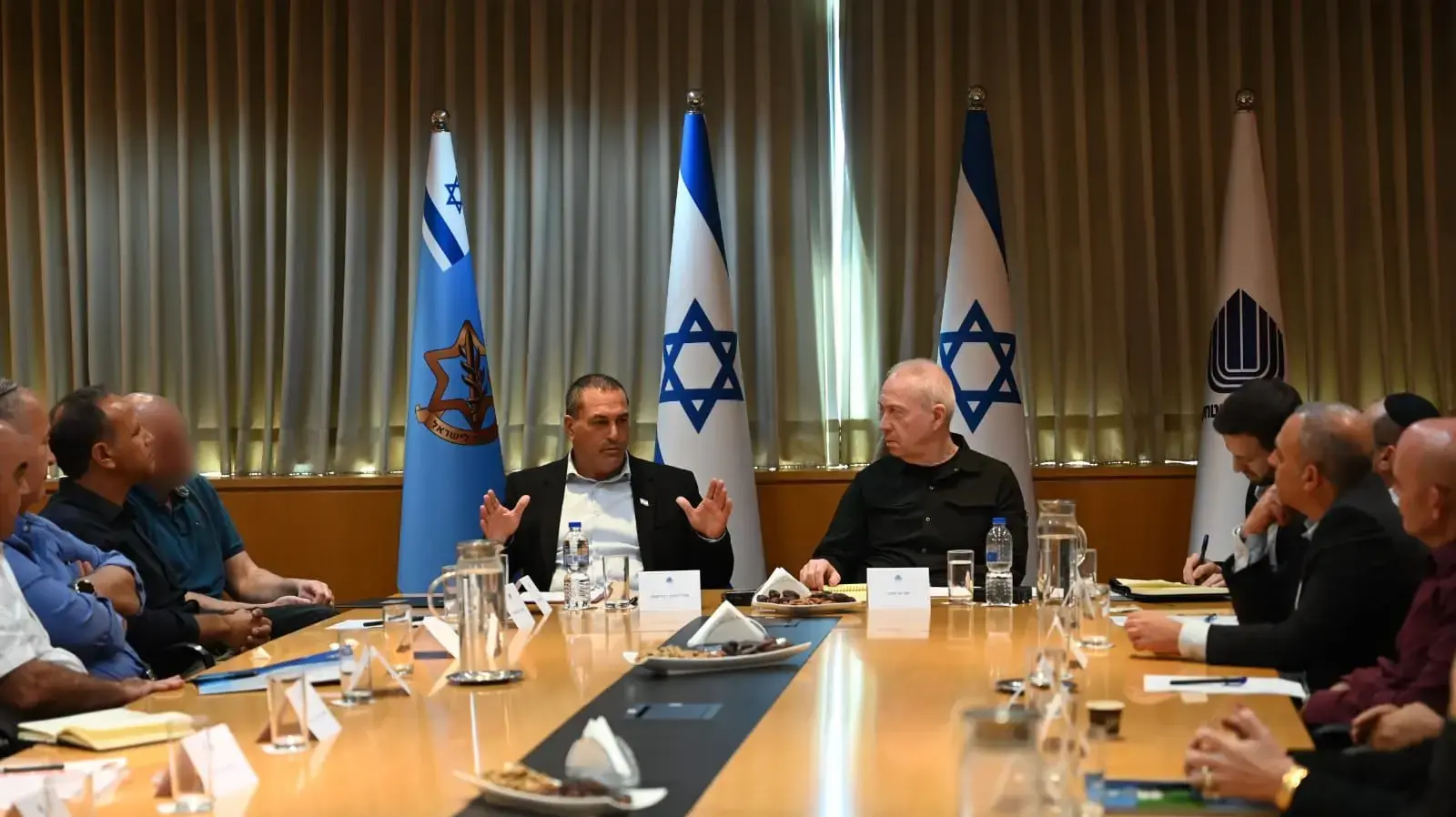 מנכ"ל משרד הביטחון, אלוף (מיל') אייל זמיר והנהלת המשרד נפרדו משר הביטחון יואב גלנט מנכ"ל משרד הביטחון, אלוף (מיל') אייל זמיר והנהלת המשרד נפרדו משר הביטחון יואב גלנט