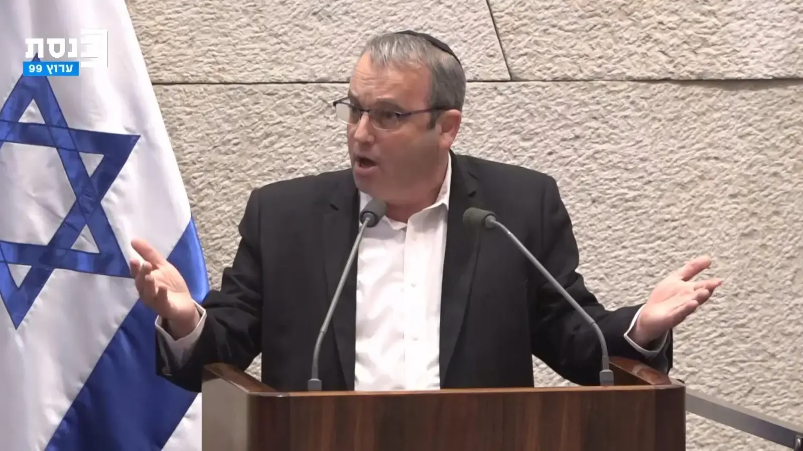 ח"כ גלעד קריב בדיון אישור מינוי ישראל כ"ץ לשר הביטחון, 7 בנובמבר 2024 ח"כ גלעד קריב בדיון אישור מינוי ישראל כ"ץ לשר הביטחון, 7 בנובמבר 2024