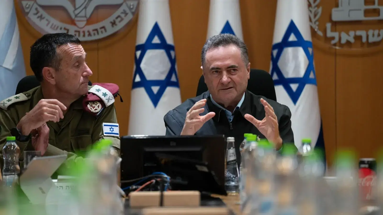 שר הביטחון ישראל כ"ץ בפגישה ראשונה עם פורום המטה הכללי. 11 בנומבר 2024 