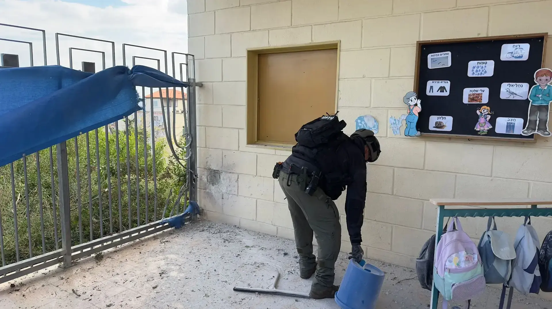 משטרת ישראל באיזור פגיעת כטב"מ בחצר גן ילדים, נשר, 12 בנובמבר 2024