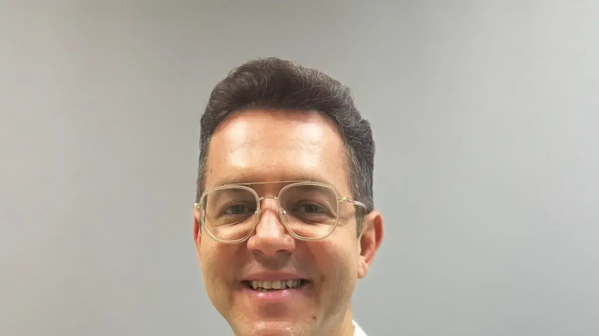 ד"ר ולאדימיר בורודצקי
מצנתר מוח בכיר ד"ר ולאדימיר בורודצקי
מצנתר מוח בכיר