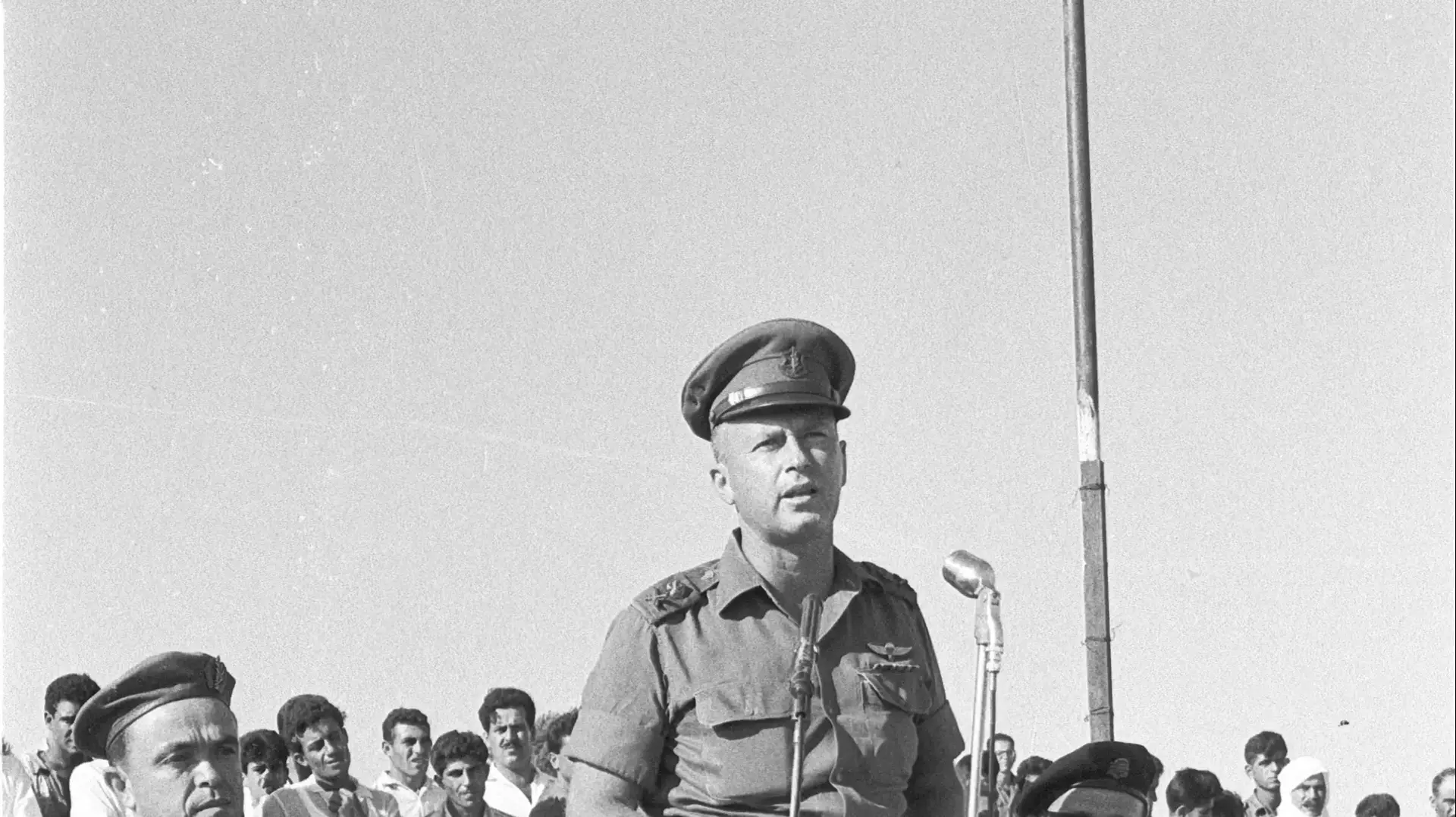 יצחק רבין, ראש אג"ם וסגן הרמטכ"ל דאז, נושא דברים , 17.08.1961
יצחק רבין, ראש אג"ם וסגן הרמטכ"ל דאז, נושא דברים , 17.08.1961