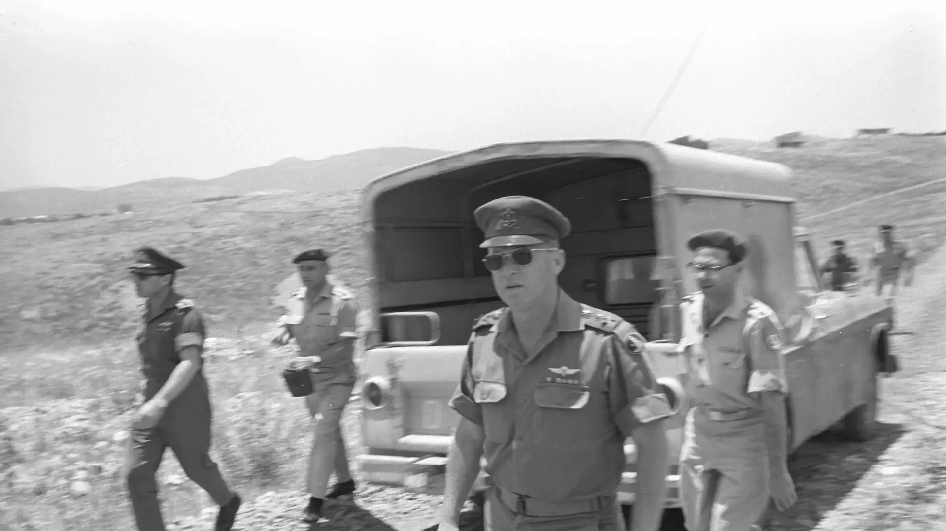 יצחק רבין , רפאל אפרת , אהרון יריב ,עמוס חורב 06.06.1967 יצחק רבין , רפאל אפרת , אהרון יריב ,עמוס חורב 06.06.1967