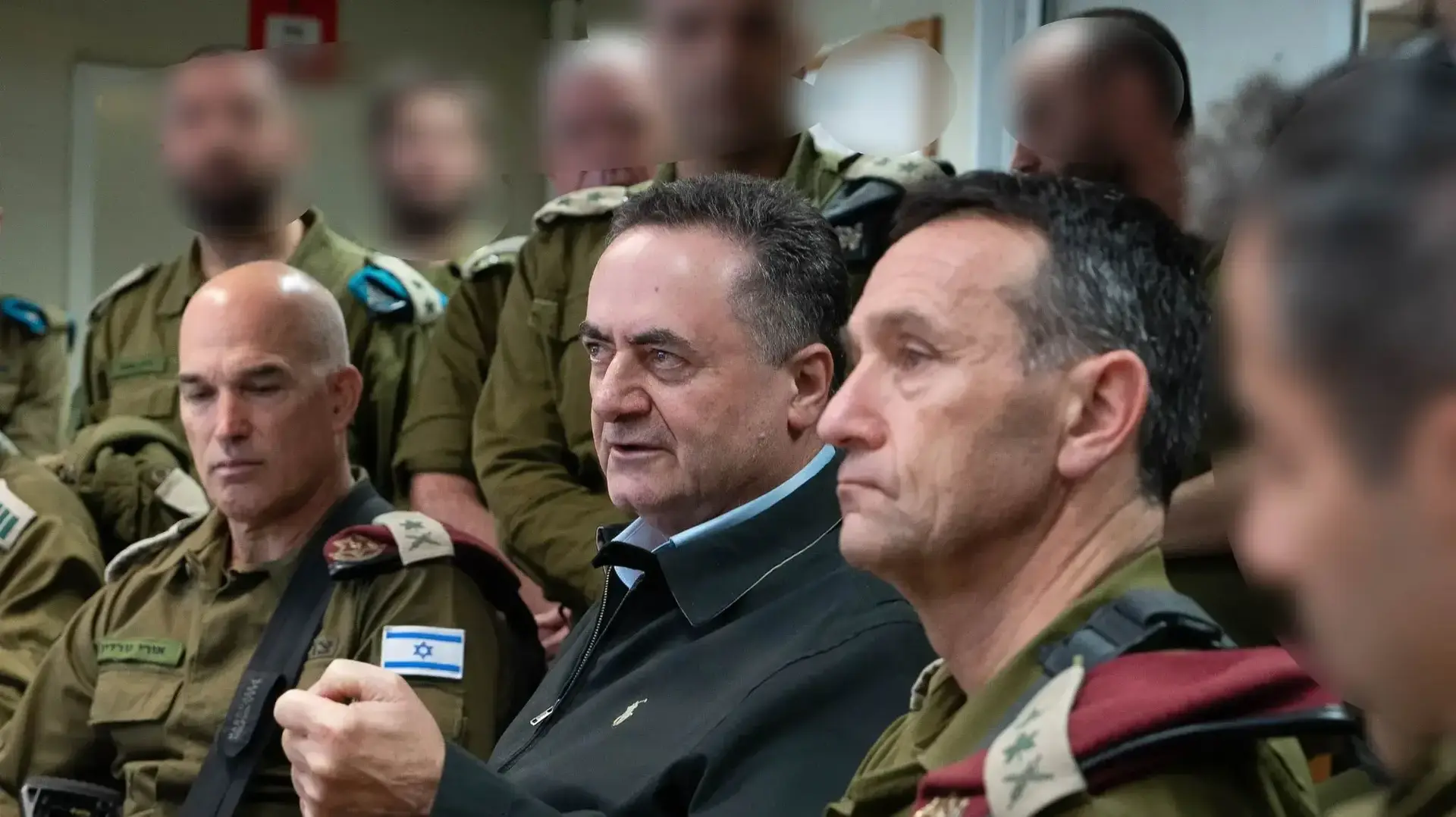 שר הביטחון ישראל כ"ץ ביקר בפיקוד הצפון ביחד עם הרמטכ"ל רב-אלוף הרצי הלוי ומפקד פיקוד צפון, האלוף אורי גורדין, 13 בנובמבר 2024
