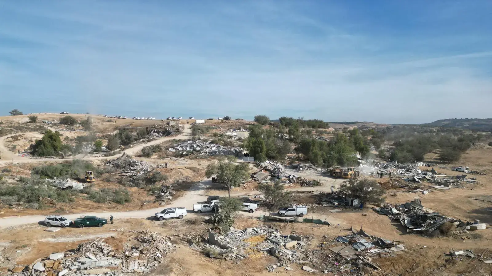 רשות מקרקעי ישראל בליווי משטרת ישראל פינו את שארית הפזורה באום אל חירן בנגב לקראת הקמת היישוב דרור, 14 בנובמבר 2024 רשות מקרקעי ישראל בליווי משטרת ישראל פינו את שארית הפזורה באום אל חירן בנגב לקראת הקמת היישוב דרור, 14 בנובמבר 2024
