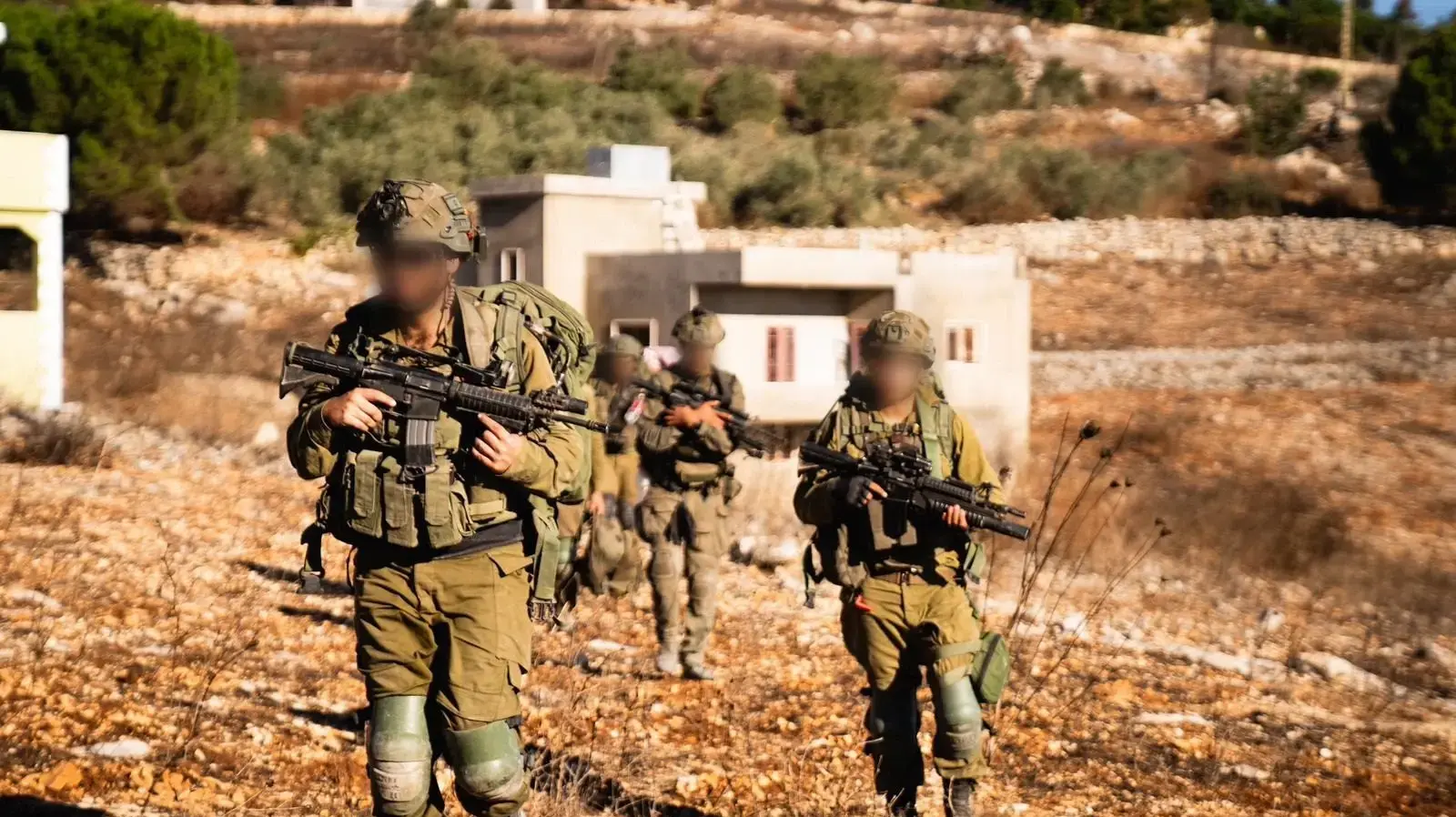 לוחמי צה"ל מגדוד גולני בדרום לבנון לוחמי צה"ל מגדוד גולני בדרום לבנון