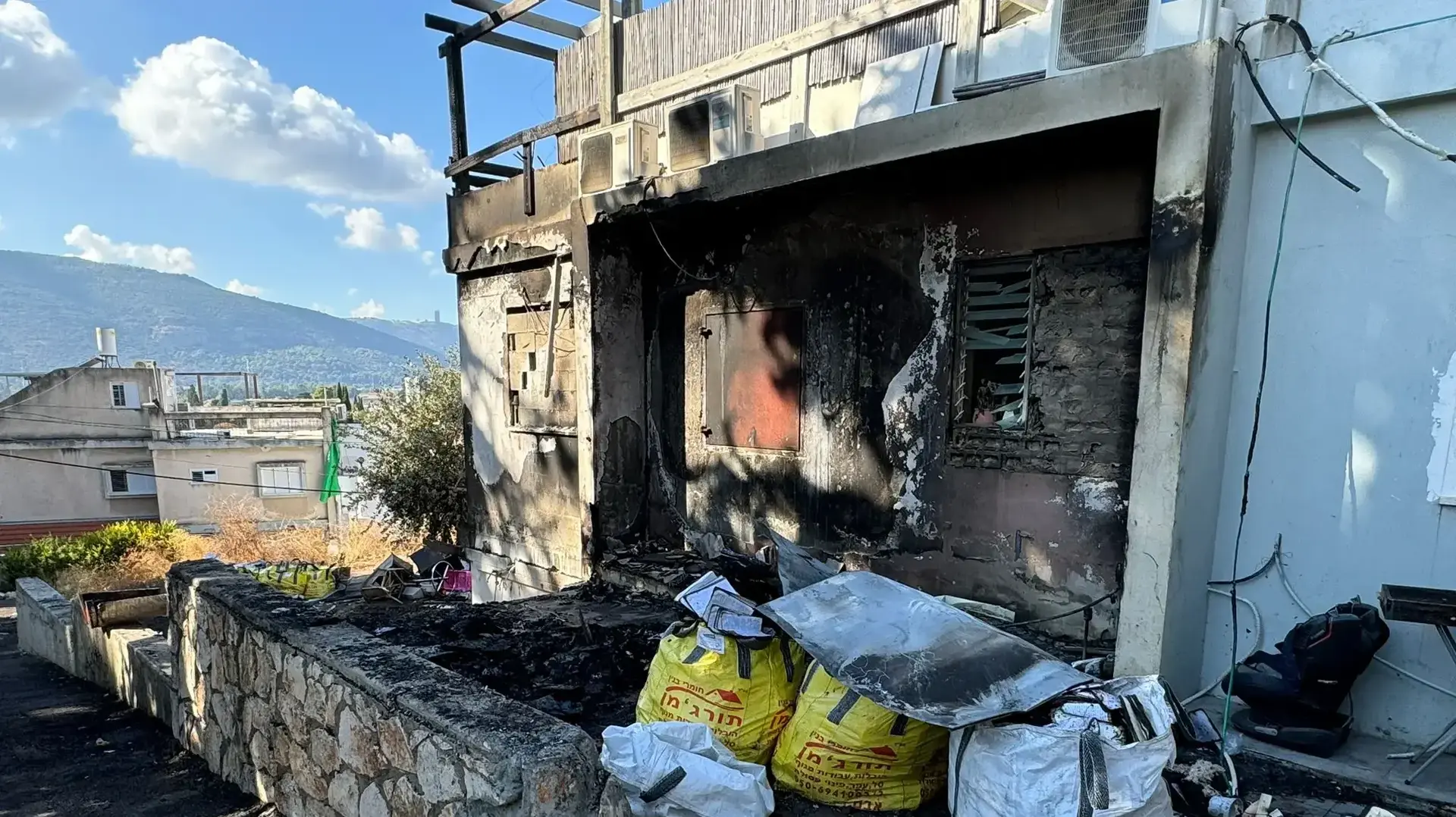מאות שריפות בעקבות פיצוץ סוללת אופניים. 14 בנובמבר 2024 מאות שריפות בעקבות פיצוץ סוללת אופניים. 14 בנובמבר 2024