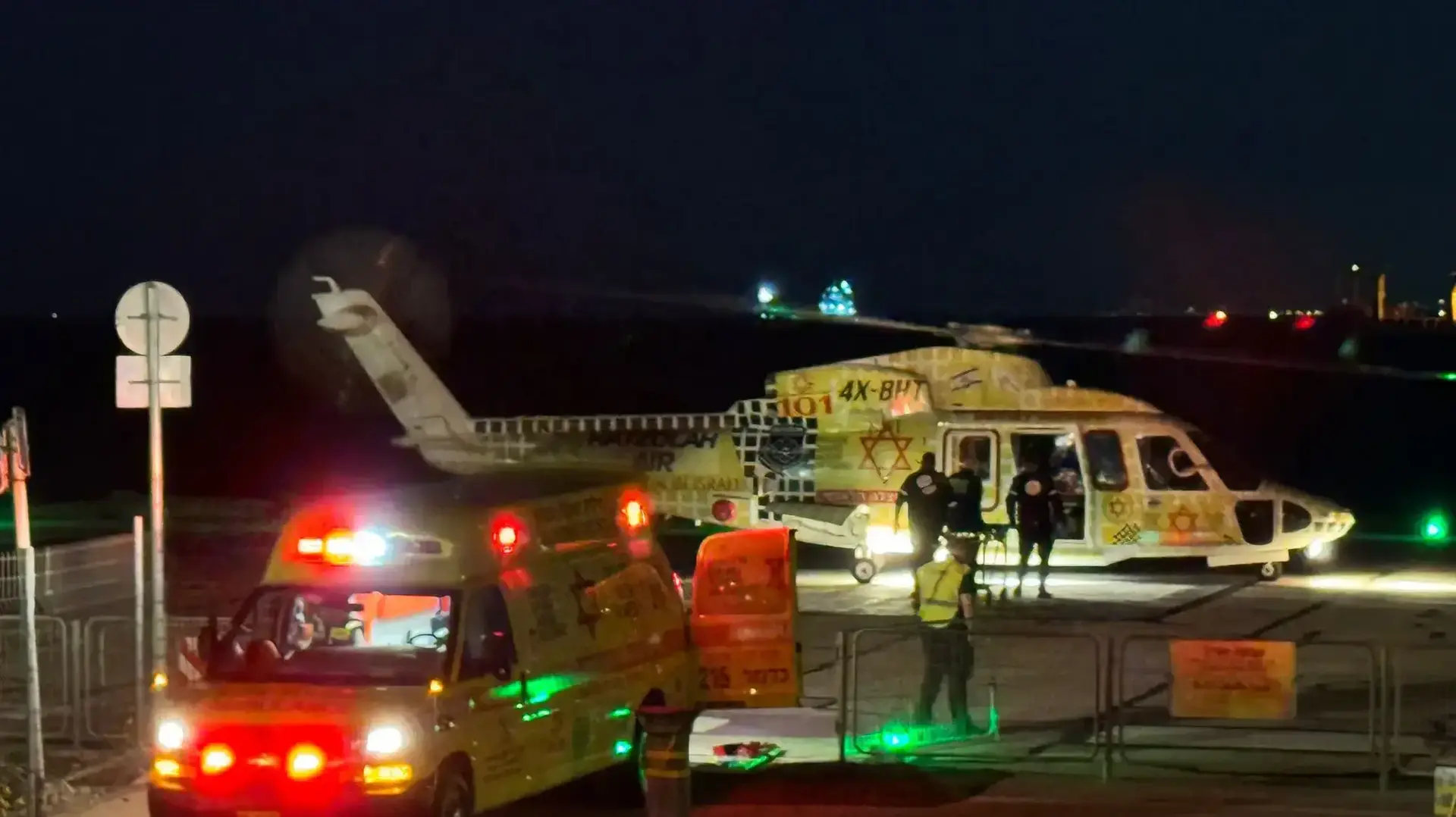פינוי הפצועים לרמב"ם בעקבות התאונה הקטלנית בכביש 807 בצפון. 15 בנובמבר 2024 פינוי הפצועים לרמב"ם בעקבות התאונה הקטלנית בכביש 807 בצפון. 15 בנובמבר 2024