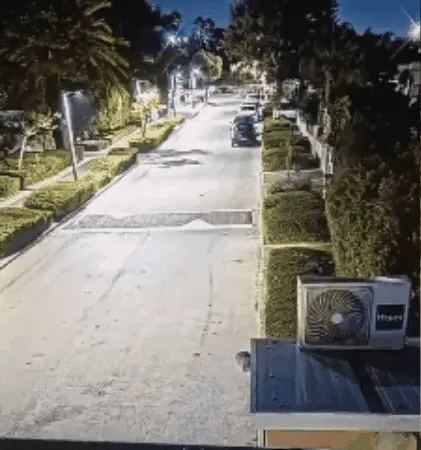 פצצות תאורה נורו לעבר בית רה"מ בקיסריה פצצות תאורה נורו לעבר בית רה"מ בקיסריה