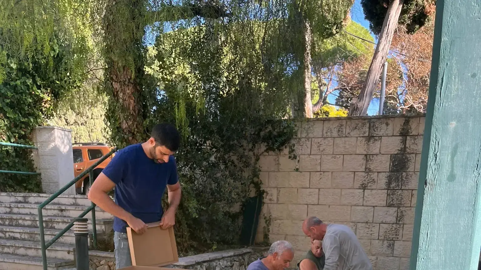 בית קלר בחיפה שנפגע במטח של חיזבאללה ומכיל בתוכו את ארכיון הבנייה הטמפלרי בחיפה בית קלר בחיפה שנפגע במטח של חיזבאללה ומכיל בתוכו את ארכיון הבנייה הטמפלרי בחיפה