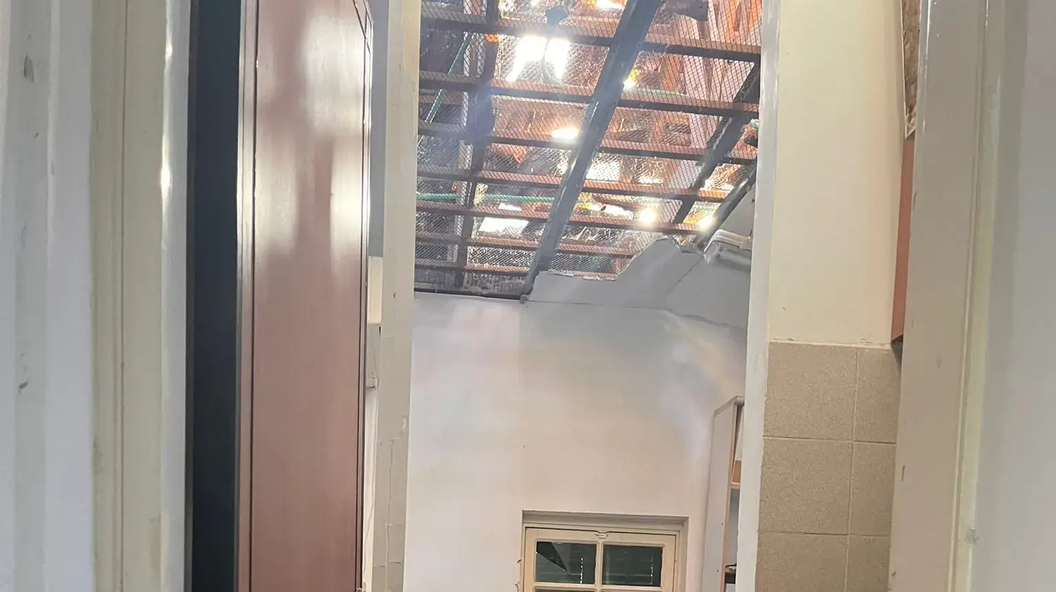 בית קלר בחיפה שנפגע במטח של חיזבאללה ומכיל בתוכו את ארכיון הבנייה הטמפלרי בחיפה בית קלר בחיפה שנפגע במטח של חיזבאללה ומכיל בתוכו את ארכיון הבנייה הטמפלרי בחיפה