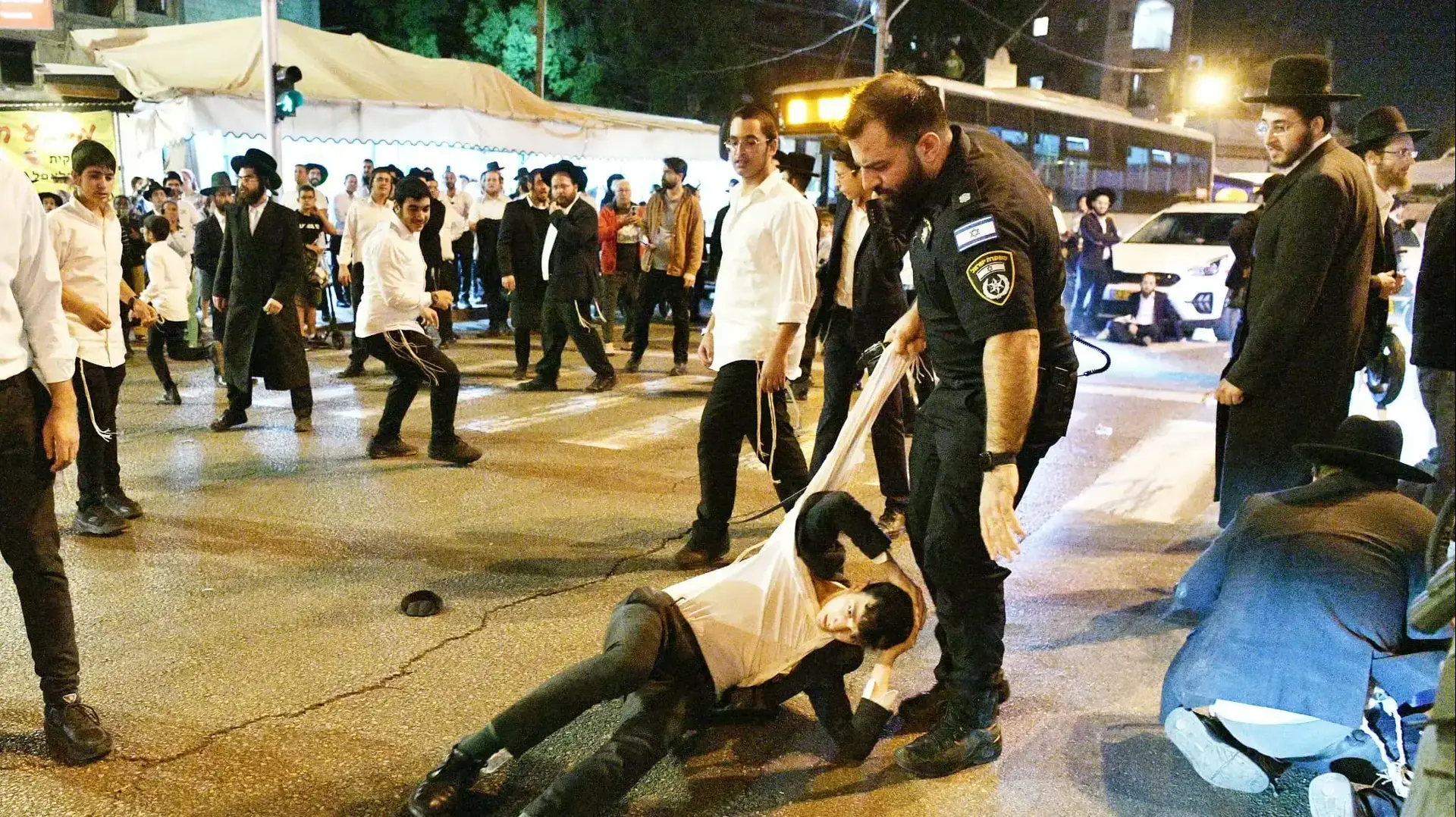 הפגנות של הפלג הירושלמי בעקבות סערת הגיוס , בני ברק , 17 בנובמבר 2024 הפגנות של הפלג הירושלמי בעקבות סערת הגיוס , בני ברק , 17 בנובמבר 2024