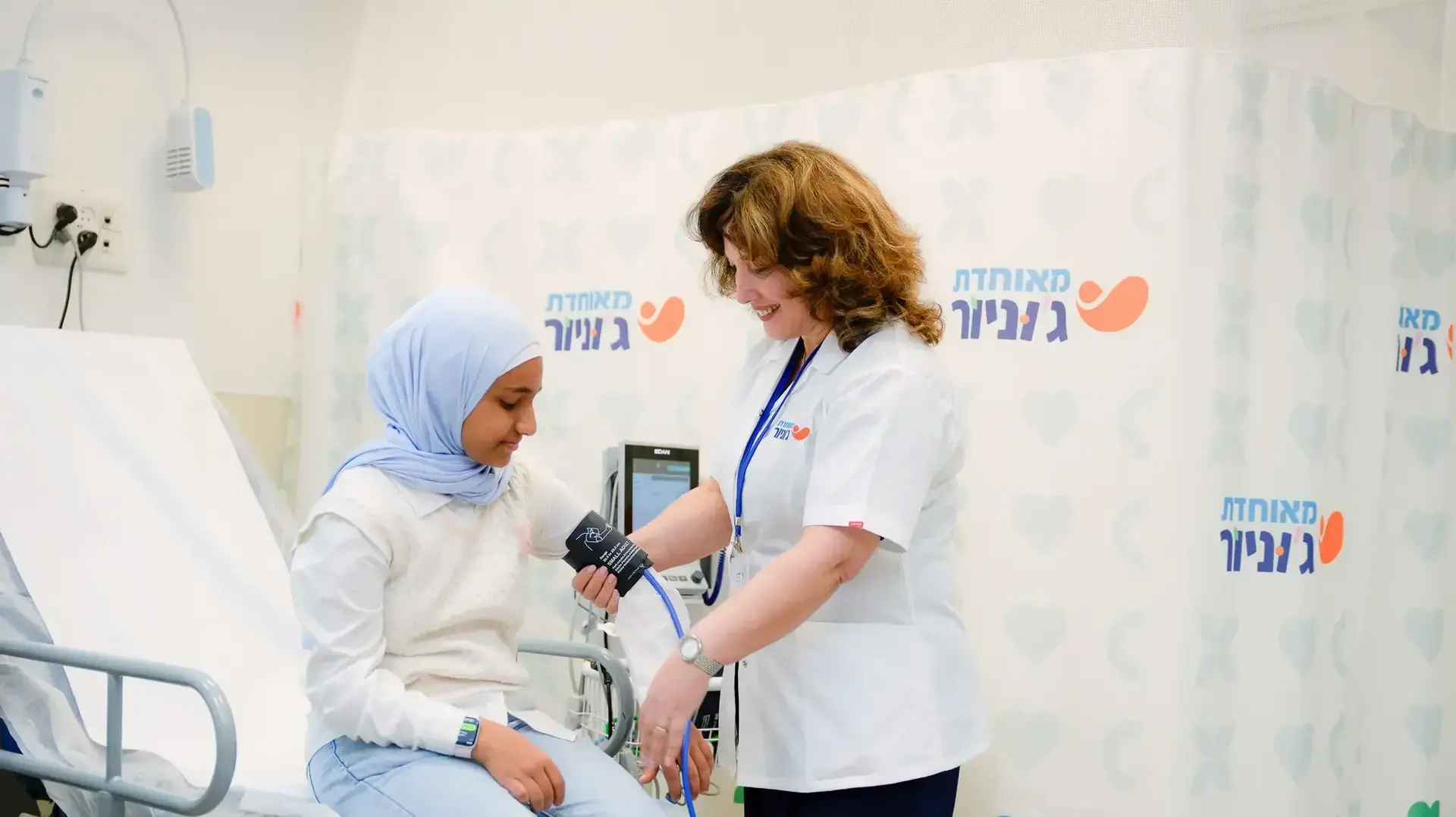 ילדה מטופלת במאוחדת ג'וניור ילדה מטופלת במאוחדת ג'וניור
