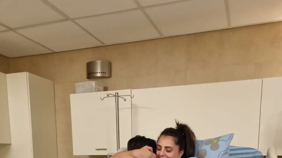 שתי האחיות הילה קדוש שנפ וספיר קדוש דוד ילדו במקביל במרכז רפואי מאיר כשהדלתות פתוחות שתי האחיות הילה קדוש שנפ וספיר קדוש דוד ילדו במקביל במרכז רפואי מאיר כשהדלתות פתוחות