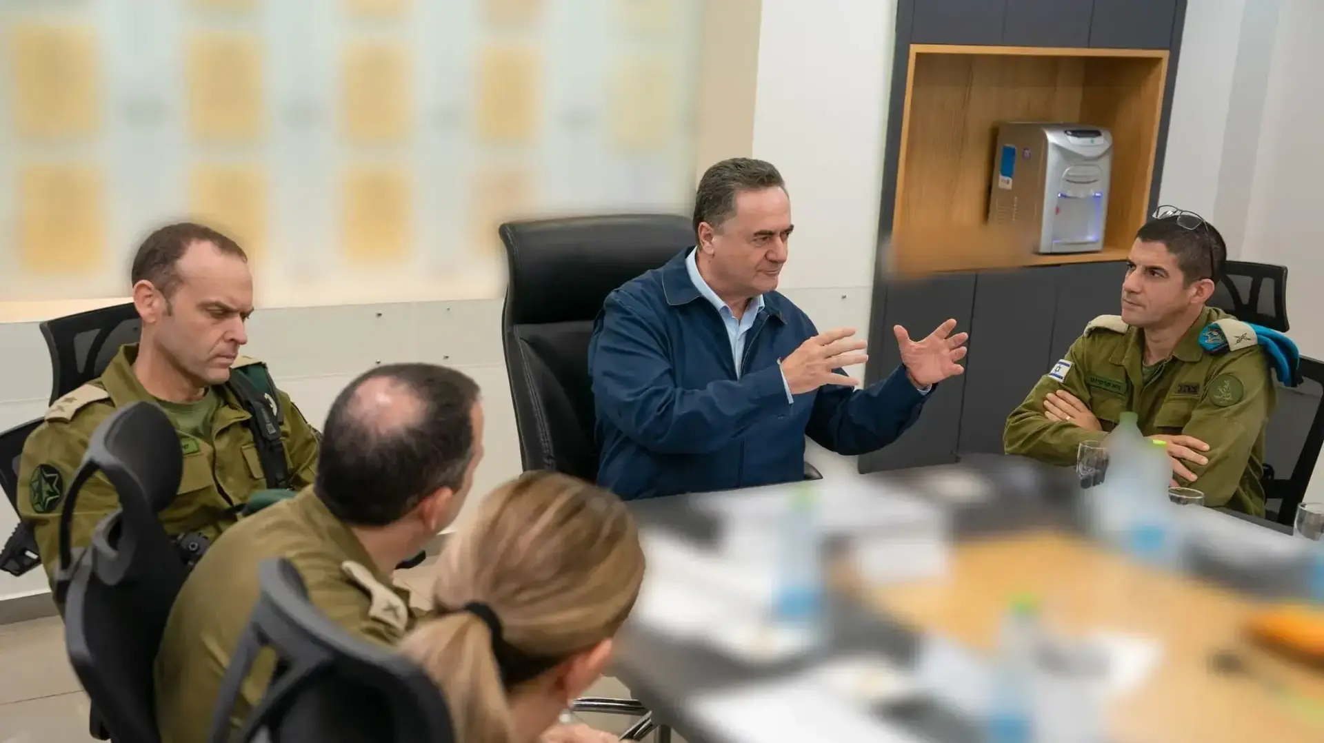שר הביטחון ישראל כ"ץ למפקדי אגף המודיעין: "התנאי לכל הסדר מדיני בלבנון הוא שימור היכולת המודיענית ושמירת זכותו של צה"ל לפעול ולהגן על אזרחי ישראל מפני חיזבאללה" שר הביטחון ישראל כ"ץ למפקדי אגף המודיעין: "התנאי לכל הסדר מדיני בלבנון הוא שימור היכולת המודיענית ושמירת זכותו של צה"ל לפעול ולהגן על אזרחי ישראל מפני חיזבאללה"