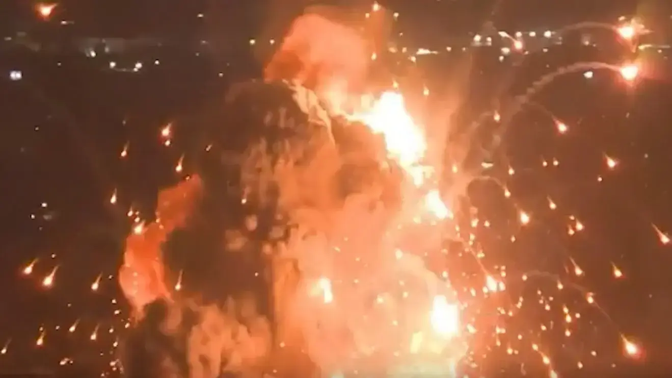 פיצוצים בביירות לאחר תקיפת צה"ל פיצוצים בביירות לאחר תקיפת צה"ל