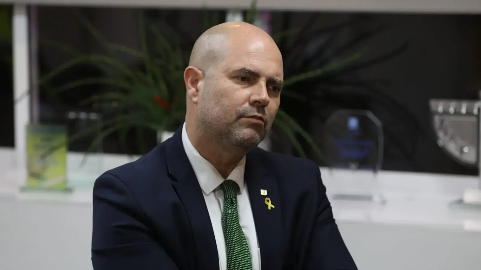 אמיר אוחנה אמיר אוחנה