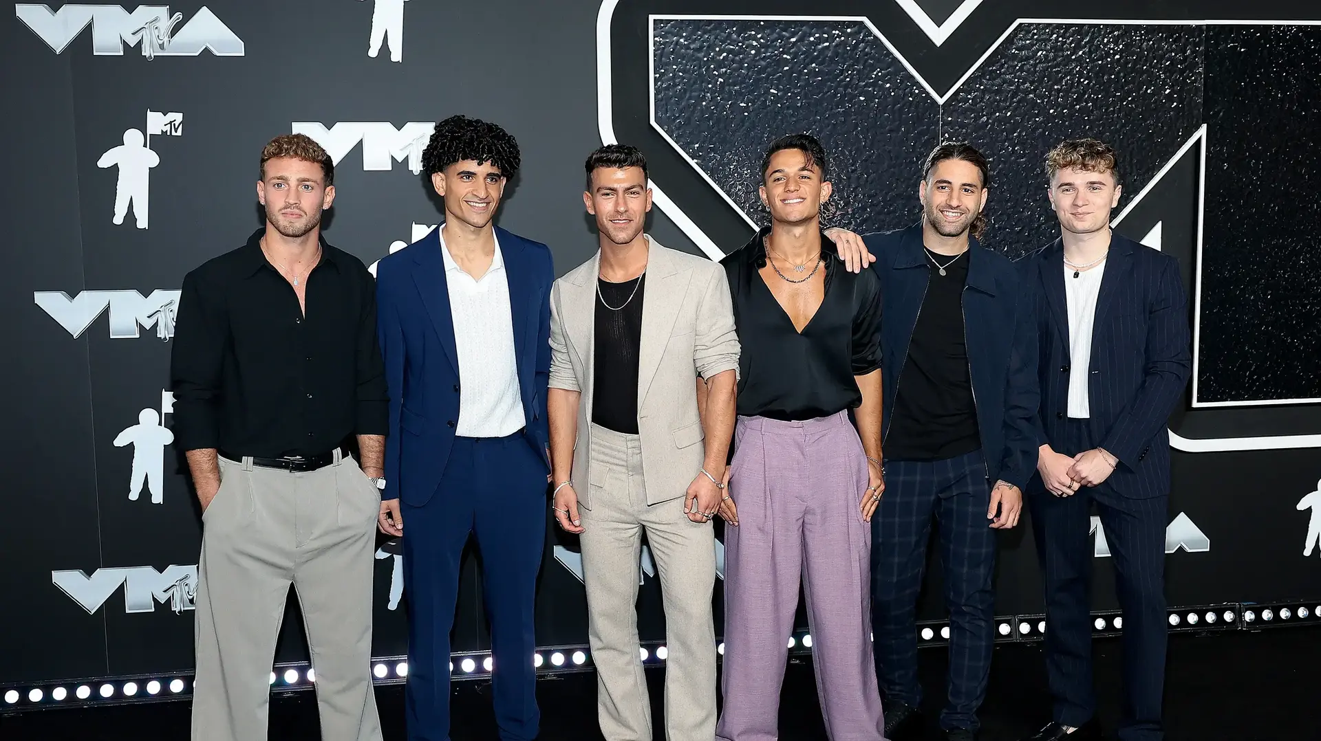 חברי להקת as1one בטקס פרסי הווידאו קליפים של MTV, ניו יורק, ספטמבר 2024 חברי להקת as1one בטקס פרסי הווידאו קליפים של MTV, ניו יורק, ספטמבר 2024
