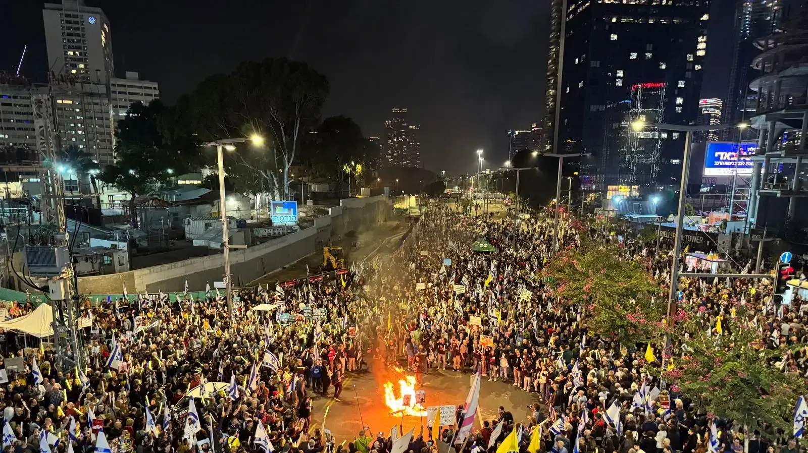 הפגנה להחזרת החטופים, שער בגין. 7 בדצמבר 2024 הפגנה להחזרת החטופים, שער בגין. 7 בדצמבר 2024