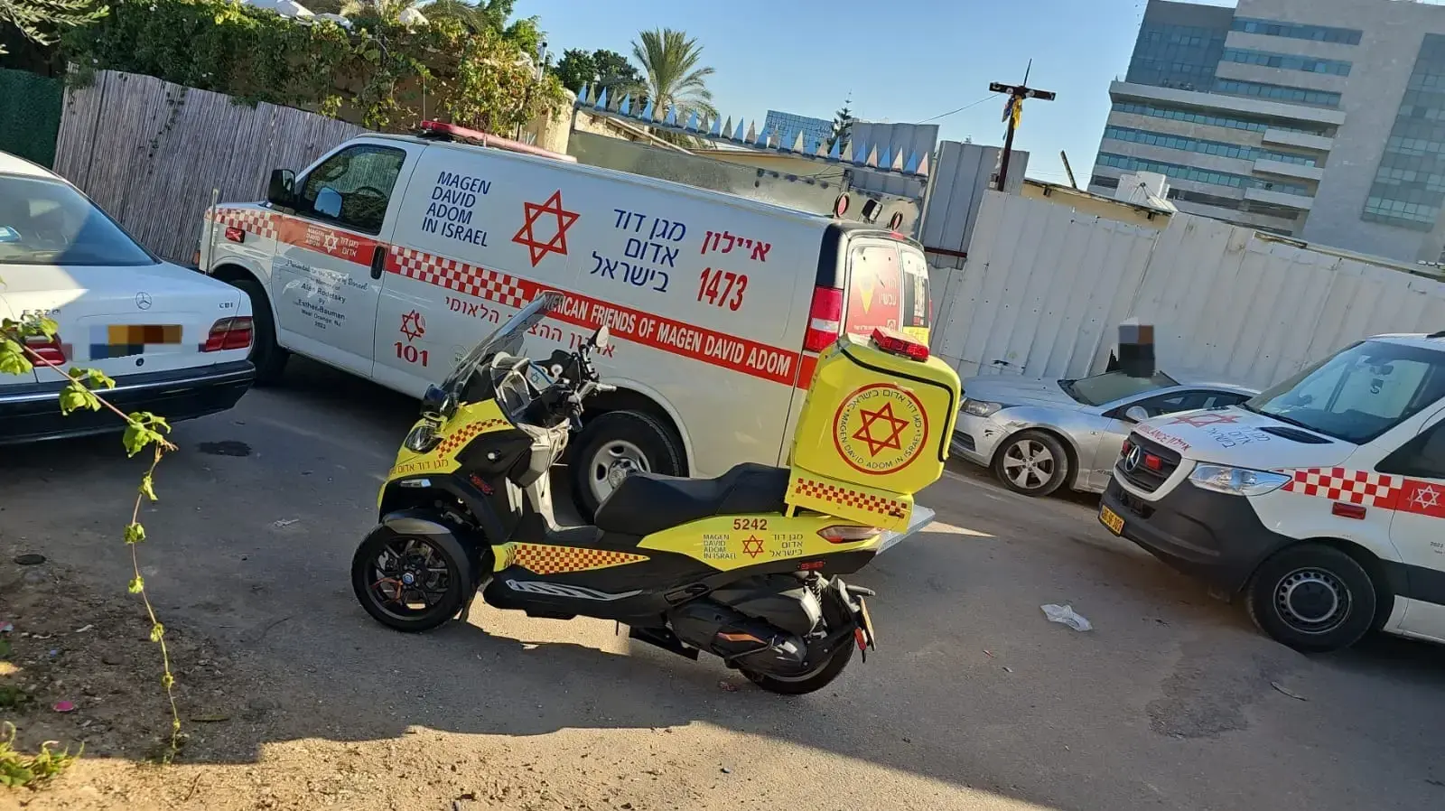 גבר נורה למוות ברחוב אבא הילל סילבר , לוד , 9 בדצבמר 2024 גבר נורה למוות ברחוב אבא הילל סילבר , לוד , 9 בדצבמר 2024