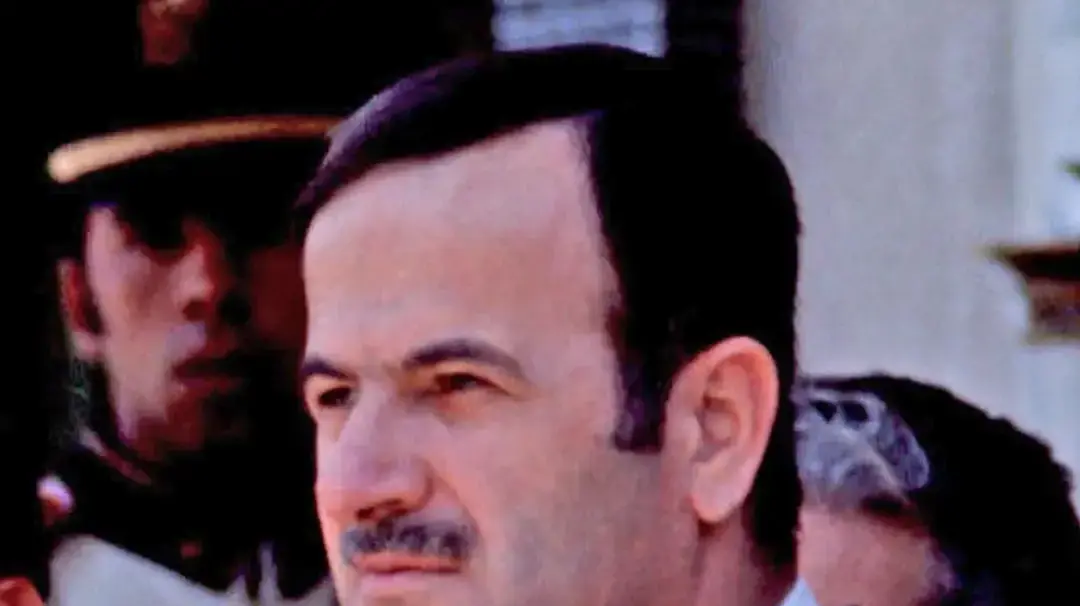 הנשיא ריצ'רד ניקסון, שר החוץ הנרי קיסינג'ר ונשיא סוריה חאפז אסד במסיבת עיתונאים בסוריה, יוני 1974 הנשיא ריצ'רד ניקסון, שר החוץ הנרי קיסינג'ר ונשיא סוריה חאפז אסד במסיבת עיתונאים בסוריה, יוני 1974