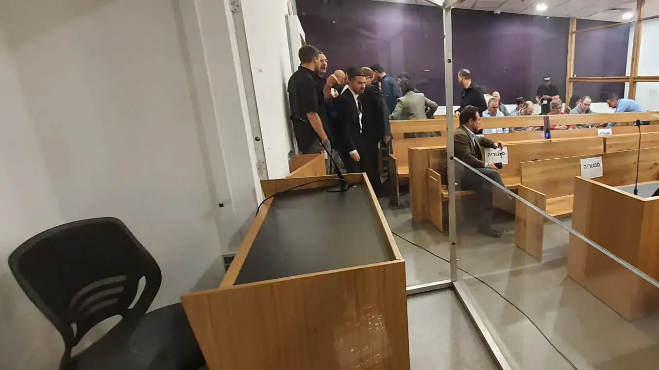 התא ממנו יעיד רה"מ בנימין נתניהו, בימ"ש מחוזי ת"א, 10 בדצמבר 2024 התא ממנו יעיד רה"מ בנימין נתניהו, בימ"ש מחוזי ת"א, 10 בדצמבר 2024