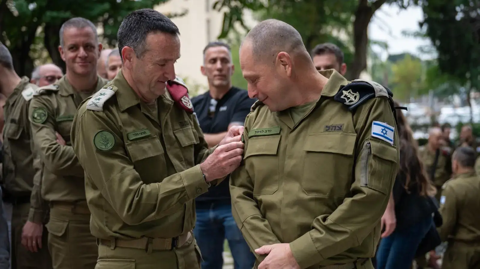 מפקד זרוע היבשה הנכנס, נדב לוטן עם הרמטכ"ל,  הרצי הלוי, טקס חילופי מפקד זרוע היבשה