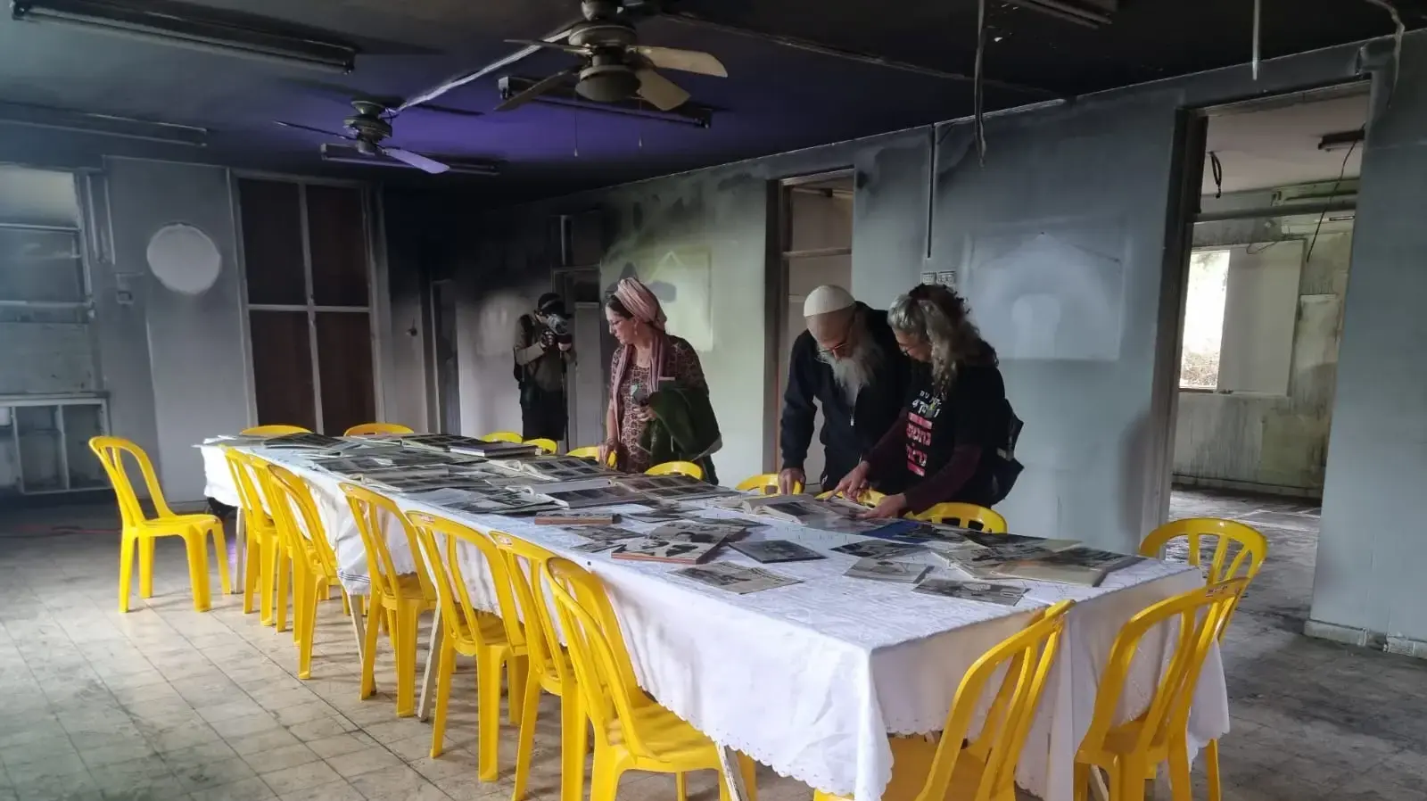 טקס פרידה והריסה שמסמל את תחילת ההקמה מחדש של קיבוץ ניר עוז , 12 בדצבמר 2024 טקס פרידה והריסה שמסמל את תחילת ההקמה מחדש של קיבוץ ניר עוז , 12 בדצבמר 2024