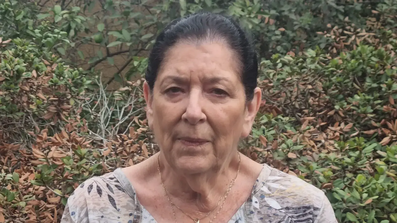 אוסנת פרי ,יור קיבוץ ניר עוז בטקס פרידה והריסה שמסמל את תחילת ההקמה מחדש של הקיבוץ , 12 בדצבמר 2024 אוסנת פרי ,יור קיבוץ ניר עוז בטקס פרידה והריסה שמסמל את תחילת ההקמה מחדש של הקיבוץ , 12 בדצבמר 2024