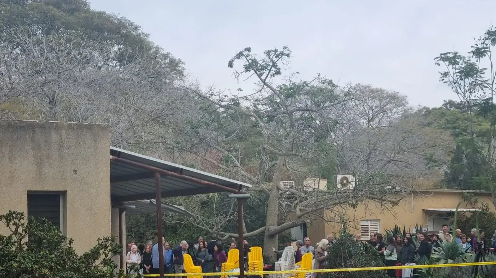 טקס פרידה והריסה שמסמל את תחילת ההקמה מחדש של קיבוץ ניר עוז , 12 בדצבמר 2024 טקס פרידה והריסה שמסמל את תחילת ההקמה מחדש של קיבוץ ניר עוז , 12 בדצבמר 2024