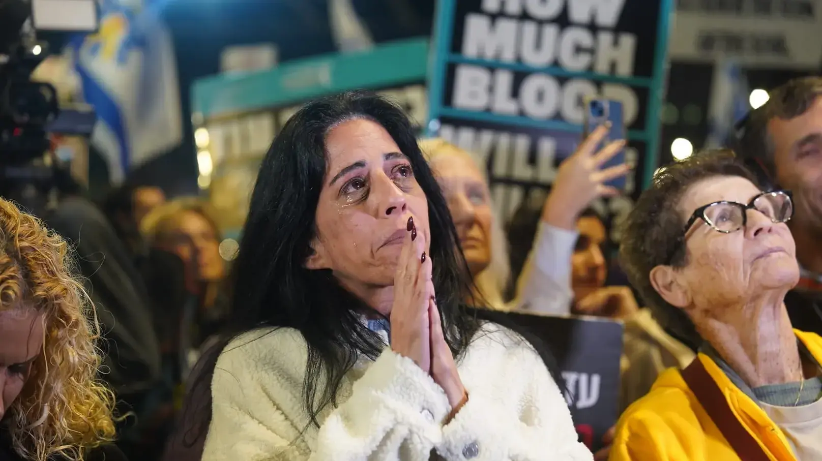 עינב צנגאוקר, הפגנה לציון יום הולדתו השני של מתן צנגאוקר בשבי, שער בגין, 18 בדצמבר 2024 עינב צנגאוקר, הפגנה לציון יום הולדתו השני של מתן צנגאוקר בשבי, שער בגין, 18 בדצמבר 2024