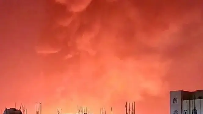 דיווחים בתימן על פיצוצים בחודיידה וצנעא דיווחים בתימן על פיצוצים בחודיידה וצנעא