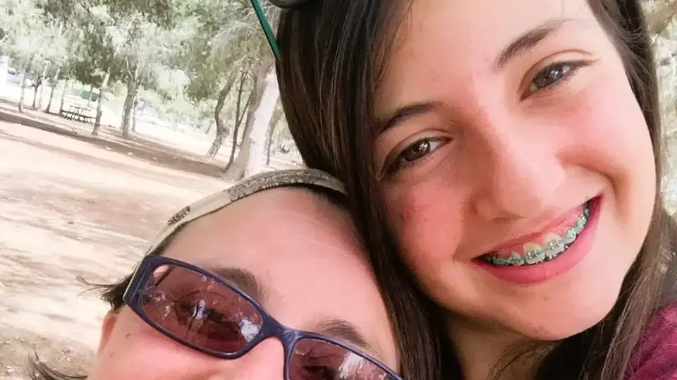 "בשבעה כבר הבנתי שלא יתכן החוסר הקיים במערכת הציבורית לטיפול יומי בקהילה, מה שהוביל אותי לפתוח את המקום". דניאלה ז"ל ואמה, ד"ר הדסה יעקובוביץ פרדס