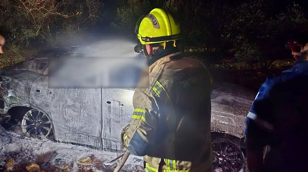 תנליך כיבוי שרפה ברכב במטע זיתים סמוך ללוטם , משגב , 19 בדצמבר 2024 תנליך כיבוי שרפה ברכב במטע זיתים סמוך ללוטם , משגב , 19 בדצמבר 2024