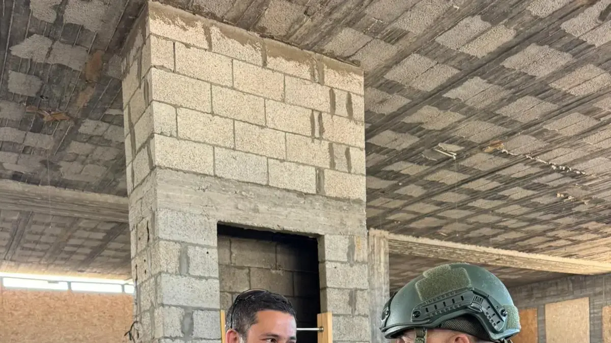 סרן במילואים יהונתן, שהוריו נרצחו בציר כיסופים לפני ההתנתקות סרן במילואים יהונתן, שהוריו נרצחו בציר כיסופים לפני ההתנתקות