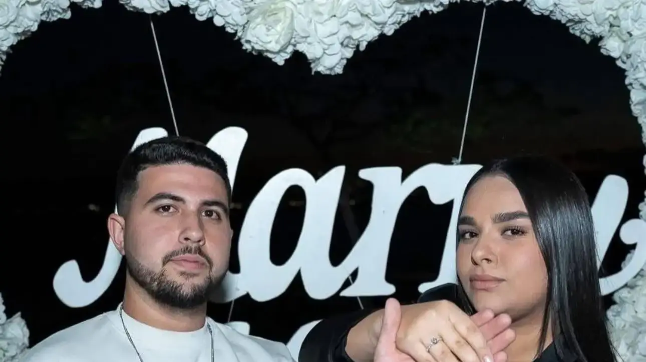 עילית הדר שמעוני עם ארוסה יוחאי רווח עילית הדר שמעוני עם ארוסה יוחאי רווח