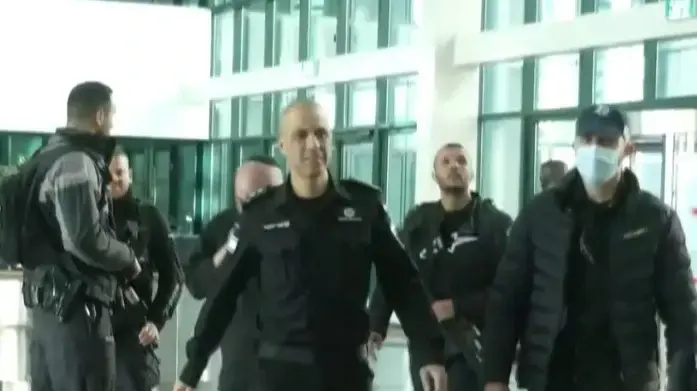 נציב שב"ס קובי יעקובי מגיע לחקירה , מח"ש ירושלים , 24 בדצמבר 2024 נציב שב"ס קובי יעקובי מגיע לחקירה , מח"ש ירושלים , 24 בדצמבר 2024