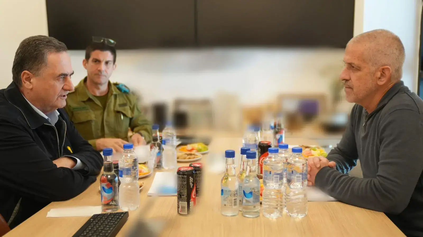 שר הביטחון, ישראל כ"ץ נפגש עם ראש השב"כ, רונן בר, 24 בדצמבר 2024 שר הביטחון, ישראל כ"ץ נפגש עם ראש השב"כ, רונן בר, 24 בדצמבר 2024