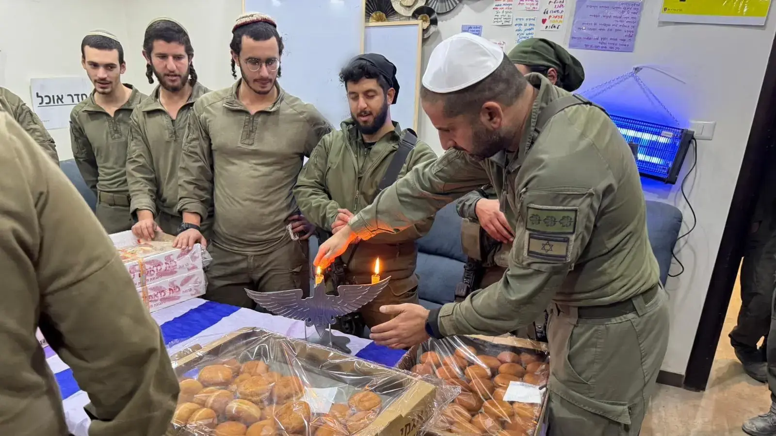 לוחמי צה"ל חוגגים את חג החנוכה, דצמבר 2024