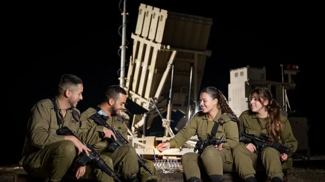 לוחמי צה"ל חוגגים את חג החנוכה, דצמבר 2024 לוחמי צה"ל חוגגים את חג החנוכה, דצמבר 2024