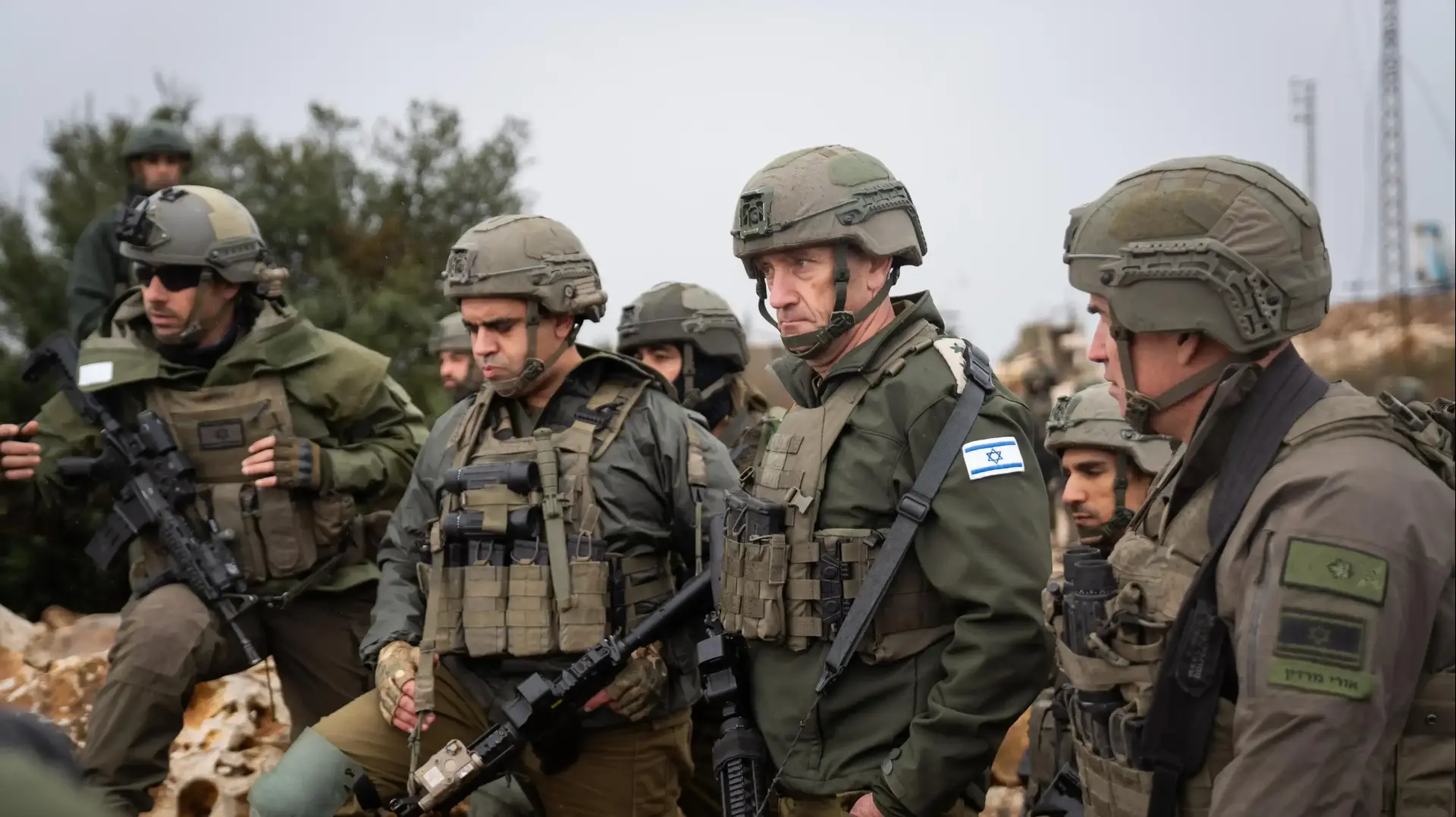 הרמטכ״ל, הרצי הלוי, בהערכת מצב בדרום לבנון עם אורי גורדין, יפתח נורקין, עמרי רוזנקרנץ ומפקדים נוספים, 29 בדצמבר 2024 הרמטכ״ל, הרצי הלוי, בהערכת מצב בדרום לבנון עם אורי גורדין, יפתח נורקין, עמרי רוזנקרנץ ומפקדים נוספים, 29 בדצמבר 2024