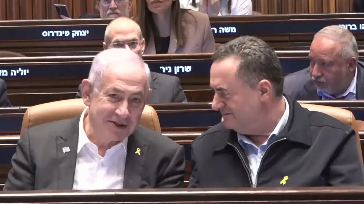 ראש הממשלה, בנימין נתניהו עם שר הביטחון, ישראל כץ במליאת הכנסת, 31 בדצמבר 2024 ראש הממשלה, בנימין נתניהו עם שר הביטחון, ישראל כץ במליאת הכנסת, 31 בדצמבר 2024